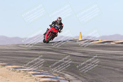 media/Dec-01-2025-Moto Forza (Mon) [[2daa91e15f]]/2-Intermediate Group/Session 2 (Turns 9 and 10)/